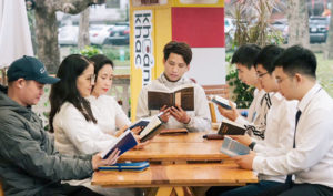 Từ một thanh niên ham chơi, tôi dần thay đổi nhờ tu luyện Pháp Luân Công