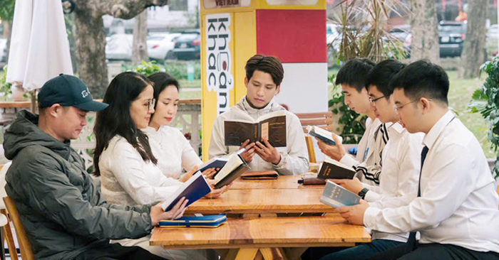 Từ một thanh niên ham chơi, tôi dần thay đổi nhờ tu luyện Pháp Luân Công