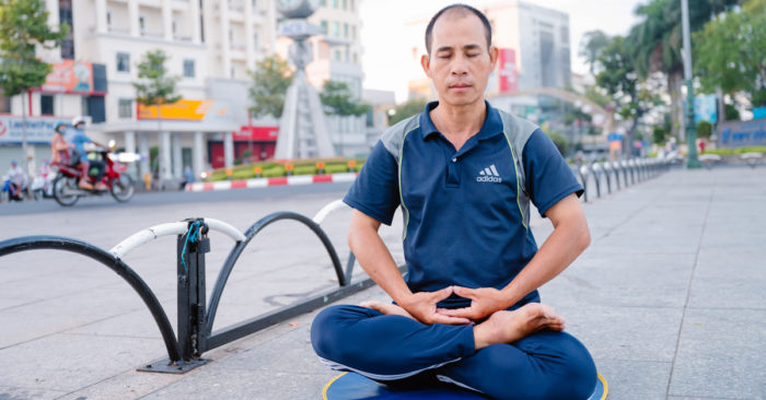 Tu sửa bản thân, chấp nhận quan niệm khác biệt