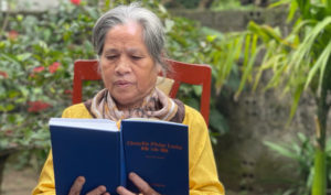 Thấy sự kỳ diệu của 9 chữ chân ngôn, bà lão bước vào tu luyện Đại Pháp