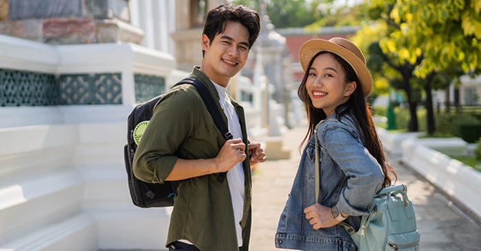 Khoảng cách tuổi tác giữa các cặp đôi thường là bao nhiêu?