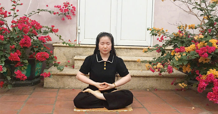 Mặc cảm vì bị bạch biến, nhờ tu Đại Pháp mà lấy lại được dung nhan xưa