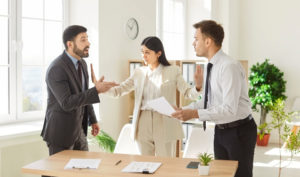 5 cách để hóa giải mâu thuẫn với đồng nghiệp