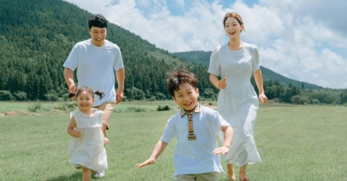 Trai lớn tránh mẹ, gái lớn tránh cha - rốt cuộc là tránh điều gì?