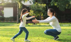 Làm sao để nuôi dưỡng lòng biết ơn cho con trẻ?