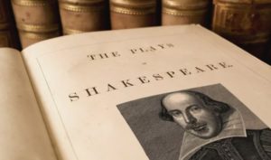 Shakespeare ví 7 giai đoạn cuộc đời với 7 vai diễn khác nhau