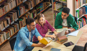 Nghiên cứu: AI lấy đi việc làm của thanh niên