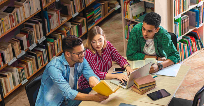 Nghiên cứu: AI lấy đi việc làm của thanh niên