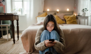 Tại sao có nhiều người “nghiện xem tin tức tiêu cực”?