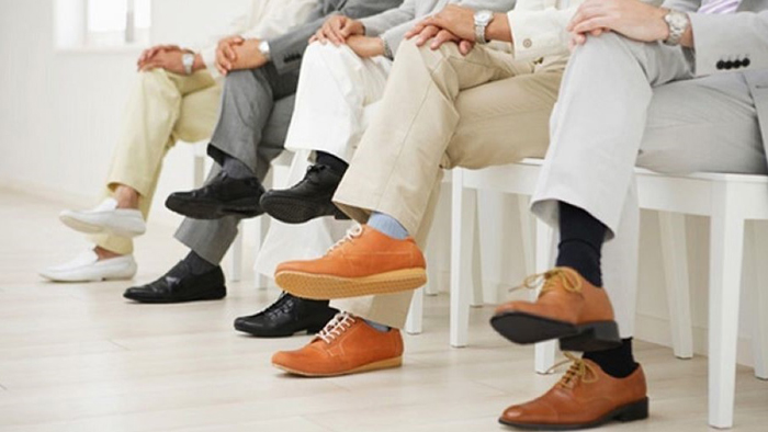 5 tác hại của việc ngồi vắt chéo chân